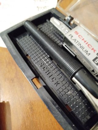 Maquina de afeitar SCHICK antigua