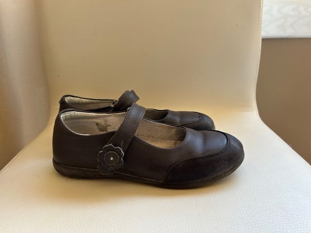 Zapatos marrones colegio niña
