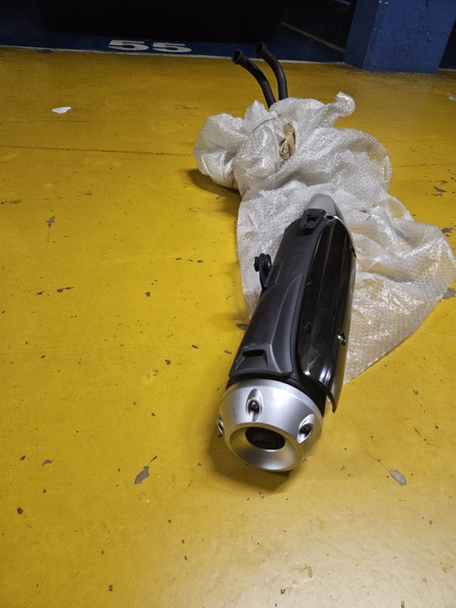 Tubo de escape Yamaha Tmax 530 año 2013