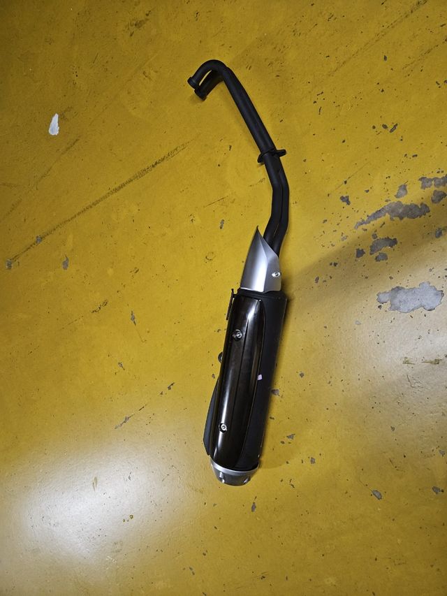 Tubo de escape Yamaha Tmax 530 año 2013