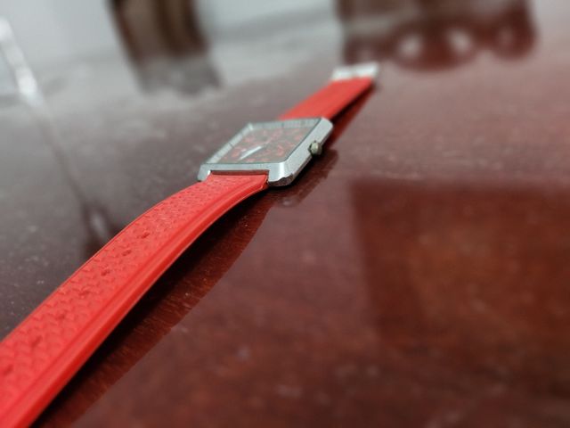 Reloj Analógico Rojo