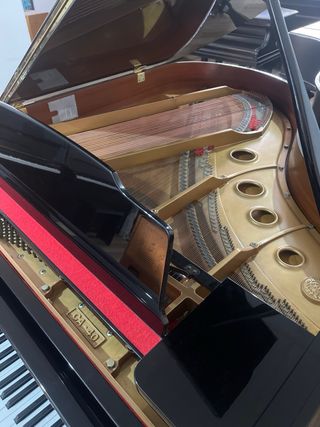 Piano  de cola kawai