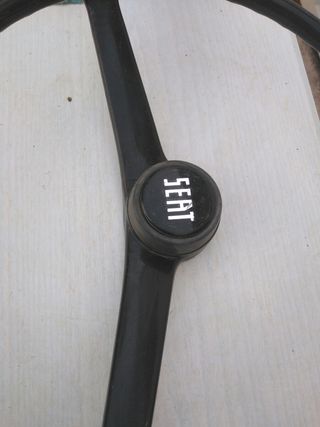 Volante de Seat 600 o 127 solo lo entrego en perso