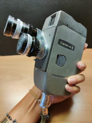 Cinepresa "CANON CINE 8"