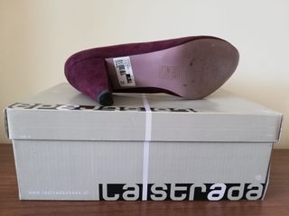 Zapatos de tacón color burdeos