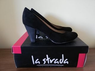 Zapatos negros de tacón