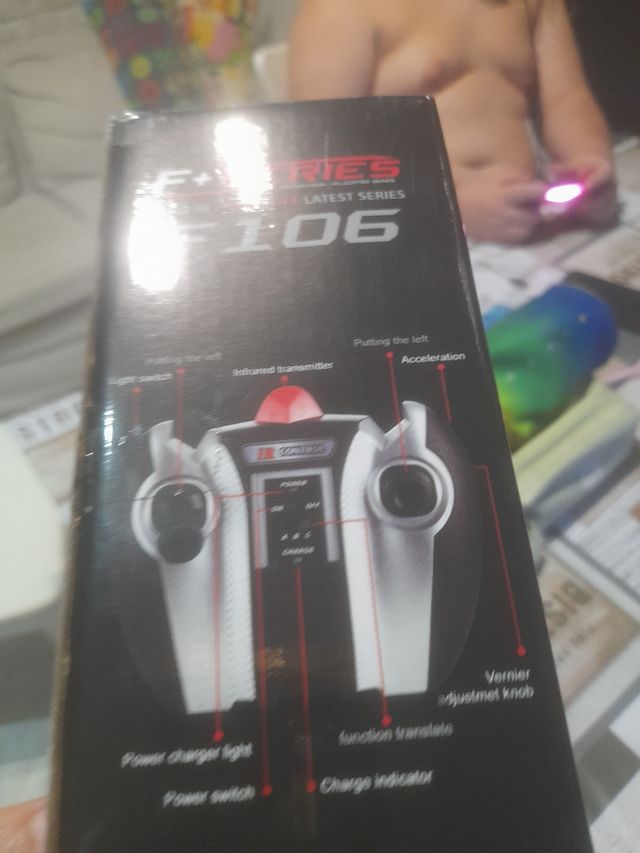 Elicottero telecomandato F106