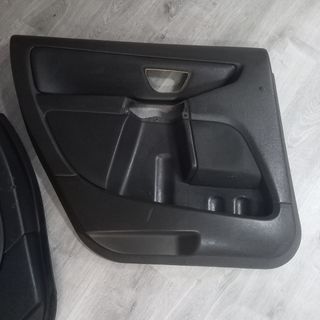 VOLVO XC90. PANELES INTERIORES PUERTAS