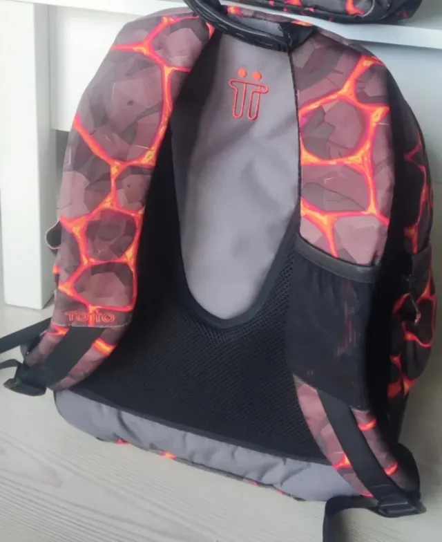 Mochila Totto color lava
