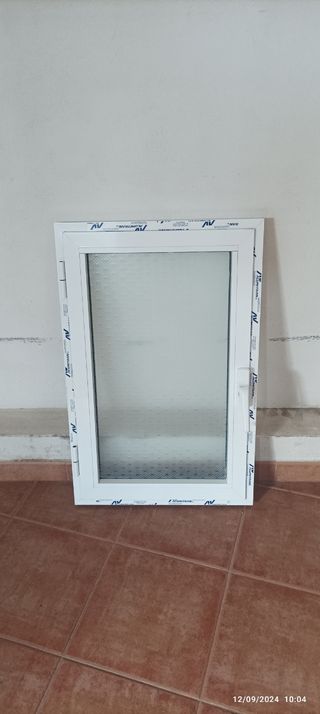 Ventana de aluminio abatible nueva