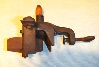 ANTIGUO ESMERIL, AMOLADORA MANUAL DE MESA GERMANY