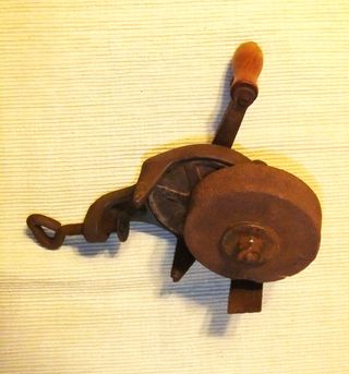 ANTIGUO ESMERIL, AMOLADORA MANUAL DE MESA GERMANY
