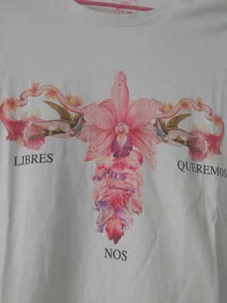 Camiseta feminista Offset Collage SIN ESTRENAR 
