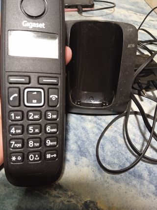 Teléfono inalámbrico con base de carga