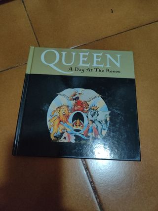 Libro y CD Queen