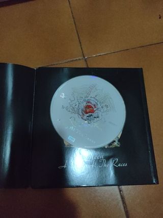Libro y CD Queen