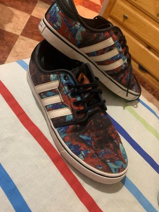Zapatilla adidas 