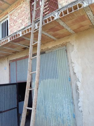 Escalera antigua para decoración