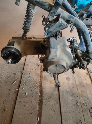 Caja laminas Suzuki lido