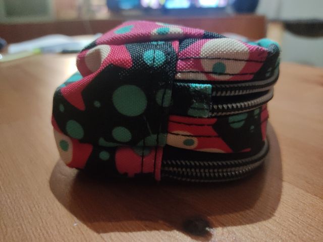 Estuche unisex Totto,nuevo.