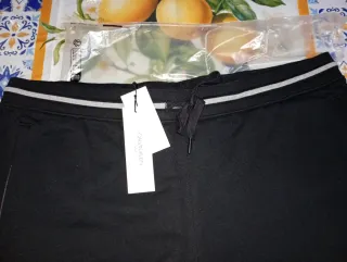 Pantalon corto calvin klein.