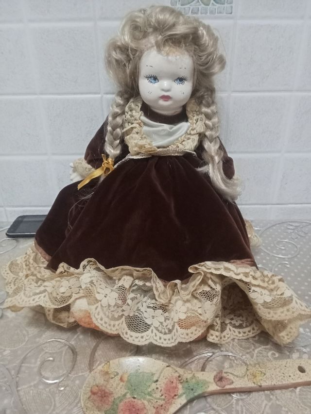 Bambola di porcellana