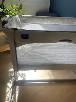 Cuna de colecho chicco next to me