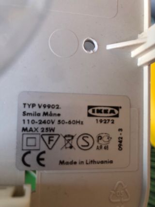 Lámpara Luna de IKEA. Lámpara infantil de pared