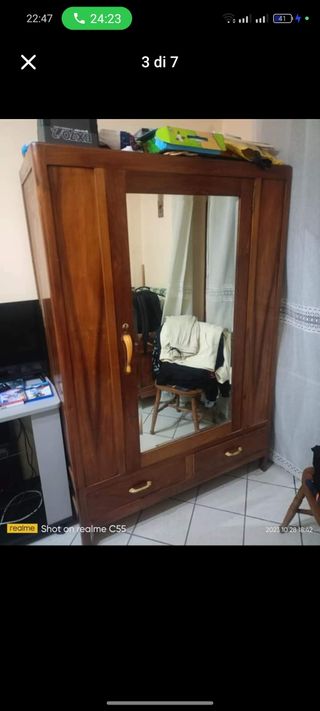 Mobili antichi di legno di noce