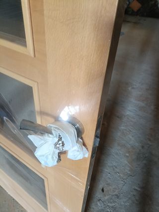 Puerta de madera para interiores 