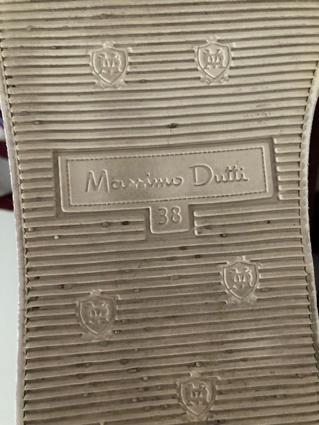 Zapatillas burdeos lazo Massimo Dutti.