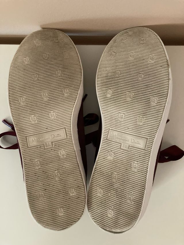 Zapatillas burdeos lazo Massimo Dutti.