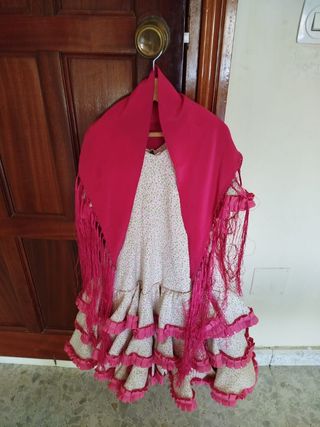 Traje de Gitana niña con mantón