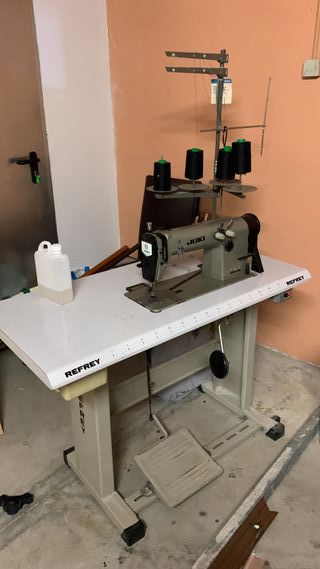 Máquina de coser industrial