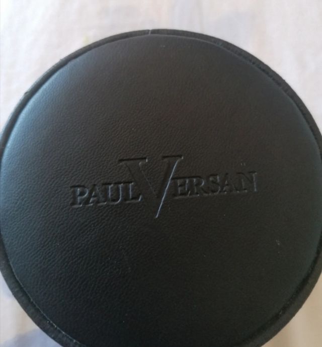 Reloj de pulsera sin estrenar en  caja original.