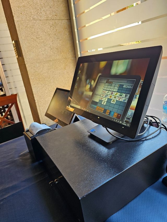 Vendo Moderno TPV Hp con Programa