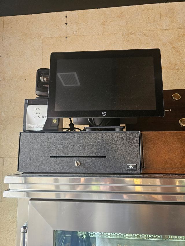 Vendo Moderno TPV Hp con Programa