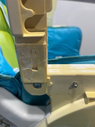 Trona plegable con ruedas