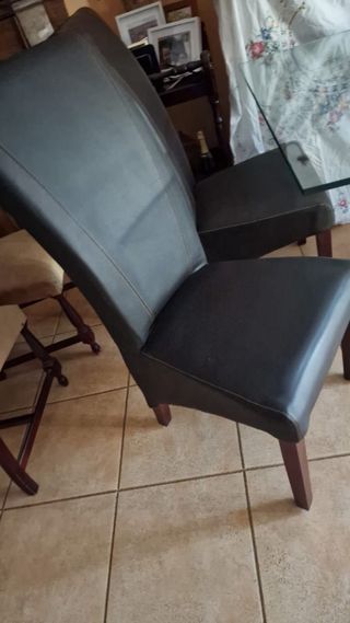 Mesa de comedor + 4 sillas