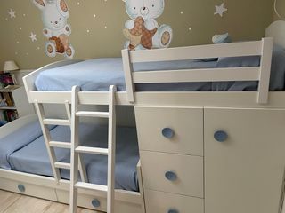 Composicion de 2 camas y cajonera