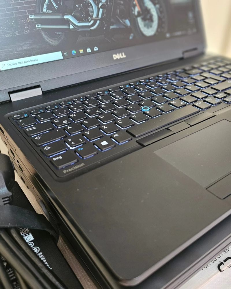 DELL Precision 3520 15,6" Proc. i7 como nuevo