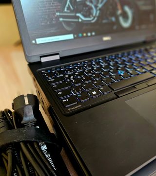 Vendo Portátil DELL Precision 3520 para trabajar y