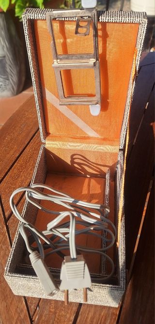 ERNO CABIN, mini proyector.