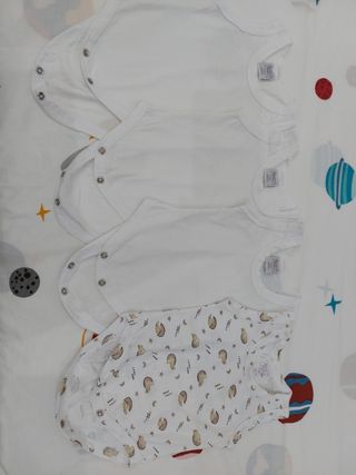 4 body neonato ( taglia 3 mesi)