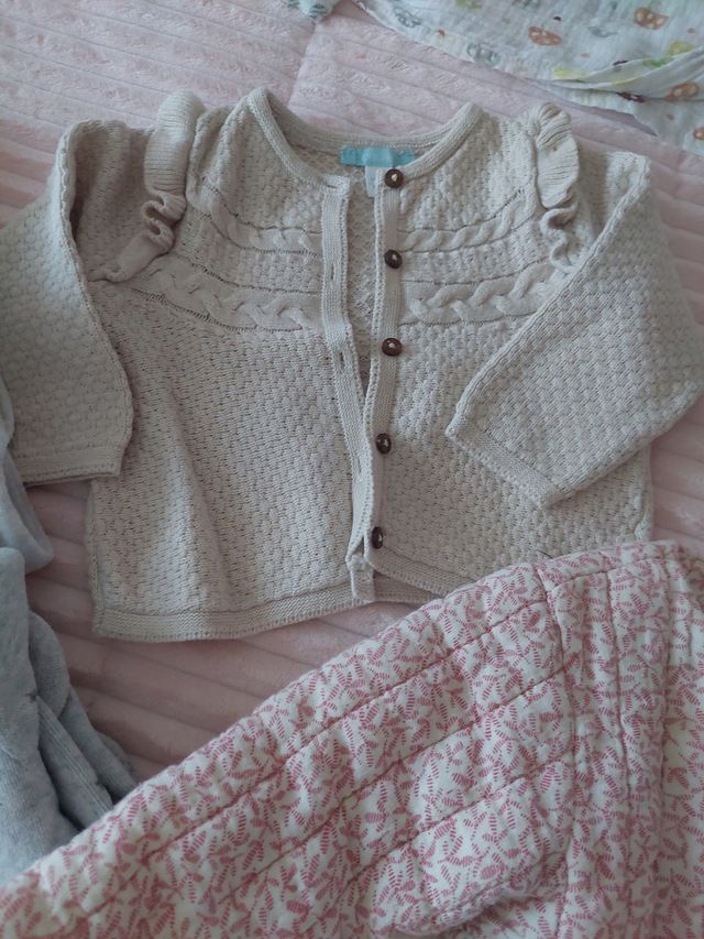 Lotto di abbigliamento per 12 mesi