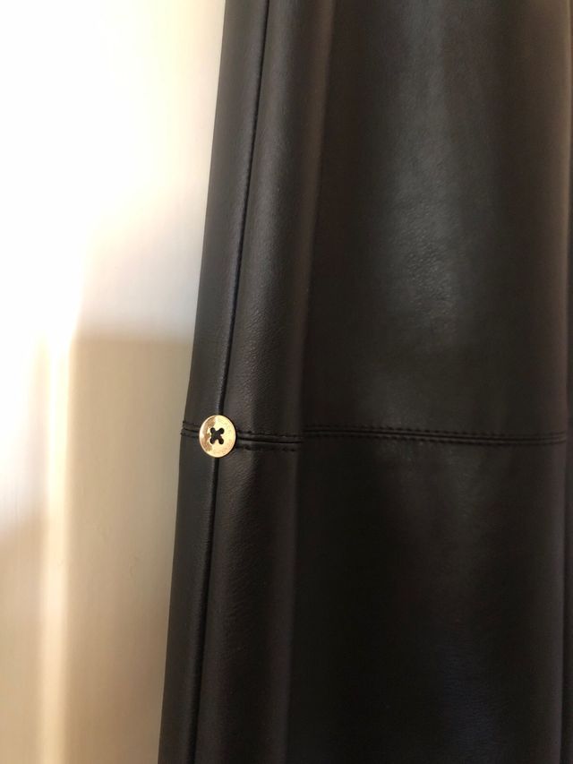 Gonna Pennyblack svasata in ecopelle nera