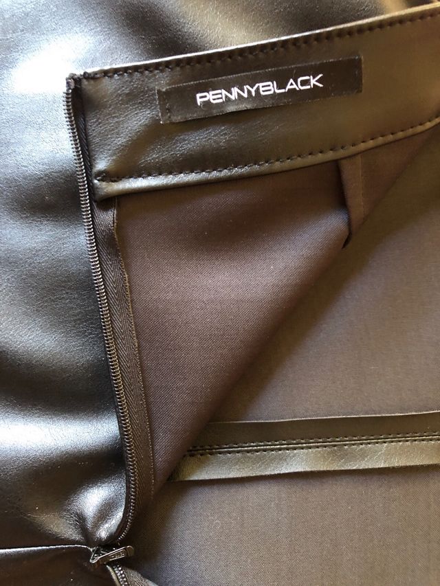 Gonna Pennyblack svasata in ecopelle nera