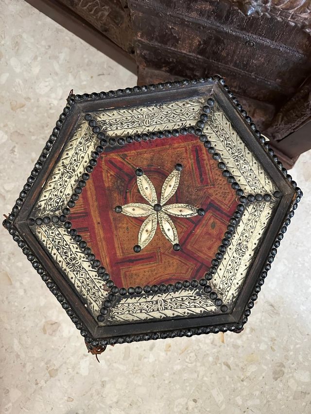 Mesa marroquí de alpaca y hueso