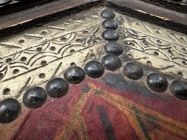 Mesa marroquí de alpaca y hueso