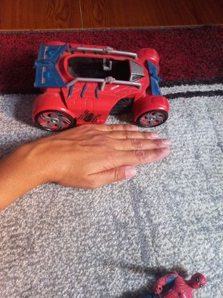 Coche spiderman y muñeco 